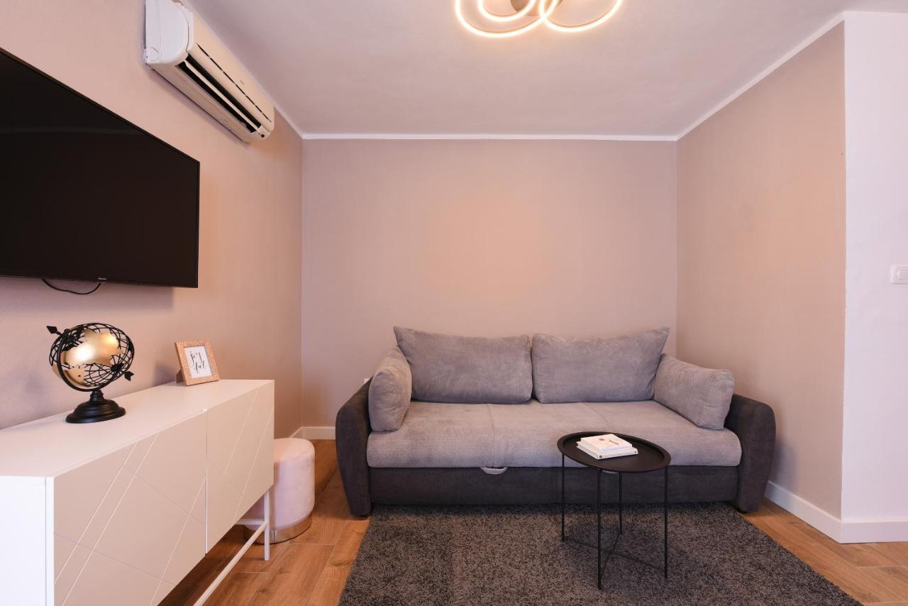 Malako Family Apartments Seline Eksteriør billede