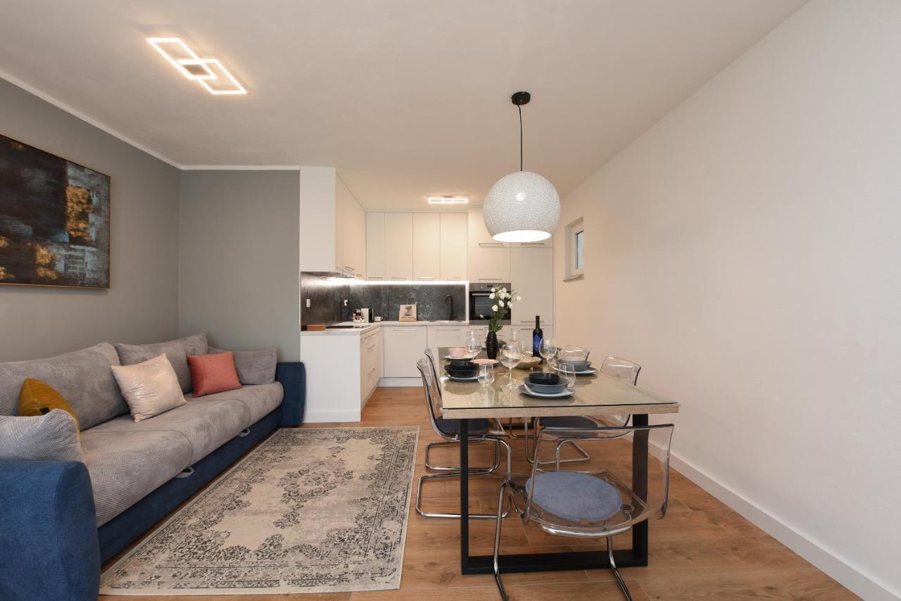 Malako Family Apartments Seline Eksteriør billede