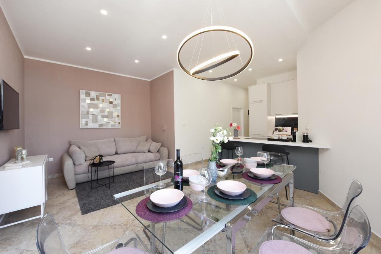 Malako Family Apartments Seline Eksteriør billede