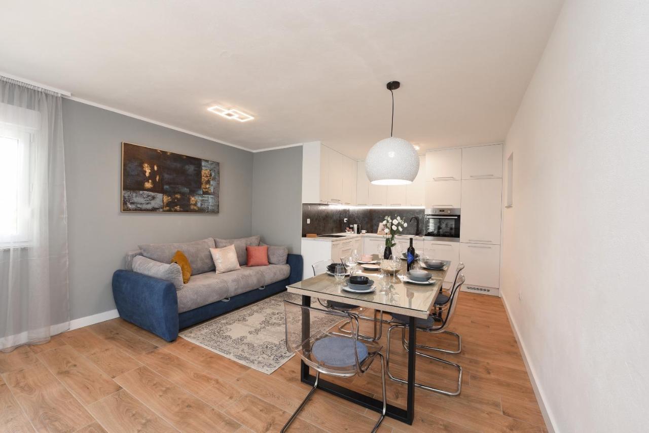 Malako Family Apartments Seline Eksteriør billede