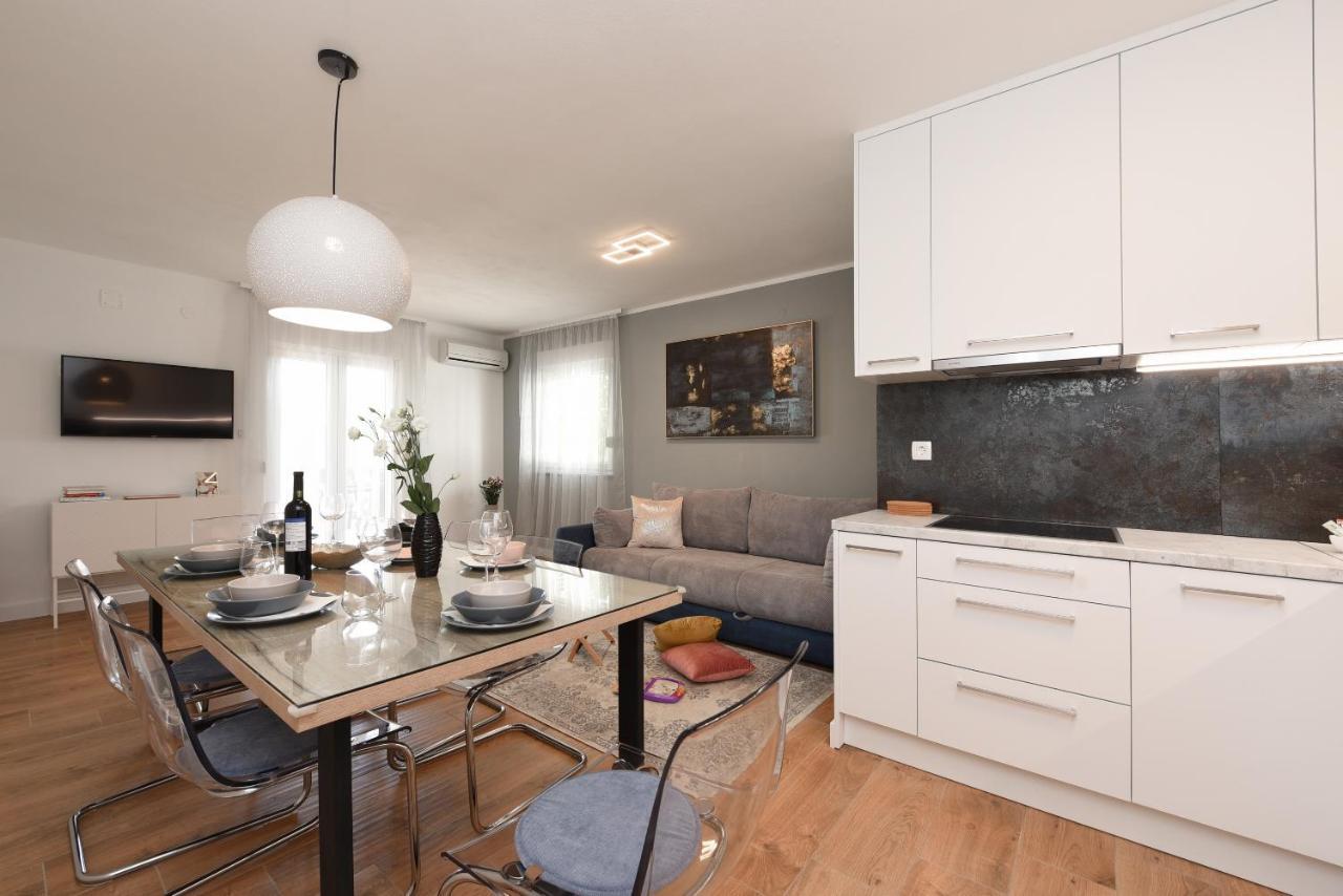 Malako Family Apartments Seline Eksteriør billede