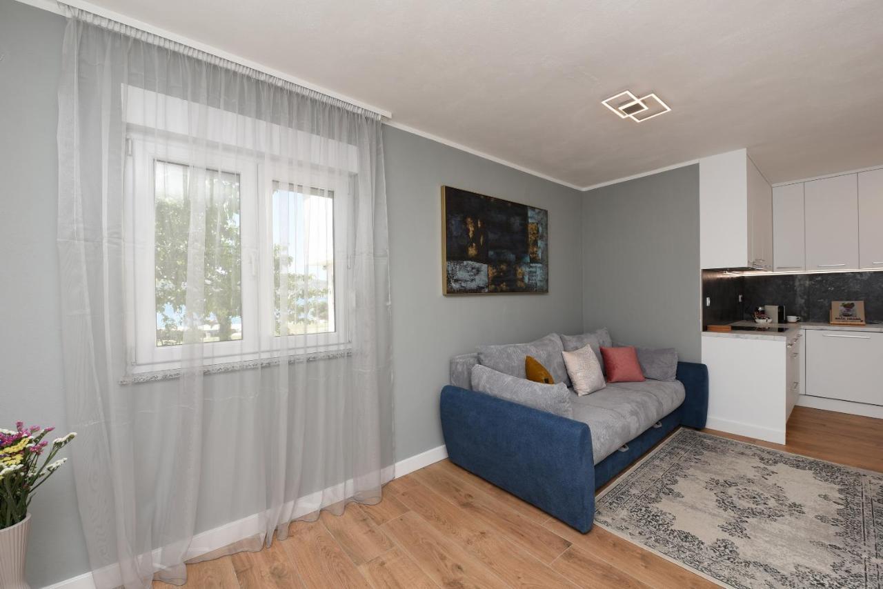 Malako Family Apartments Seline Eksteriør billede