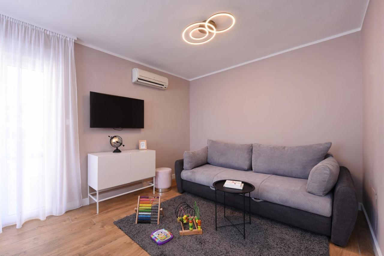 Malako Family Apartments Seline Eksteriør billede