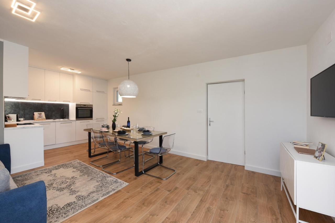 Malako Family Apartments Seline Eksteriør billede