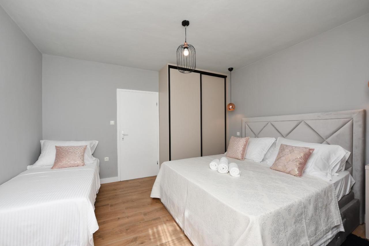 Malako Family Apartments Seline Eksteriør billede