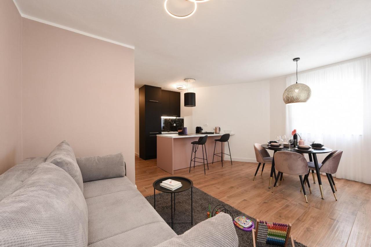 Malako Family Apartments Seline Eksteriør billede