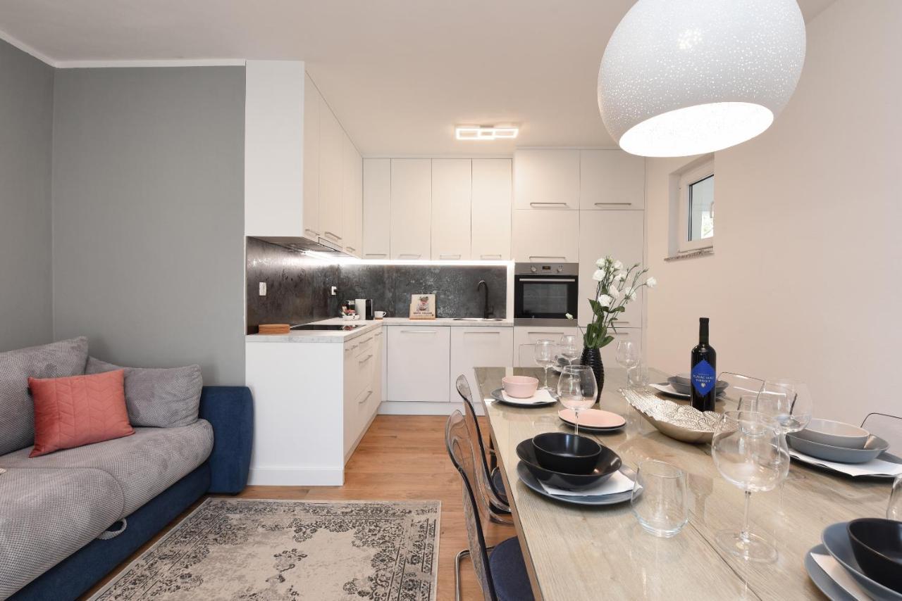 Malako Family Apartments Seline Eksteriør billede